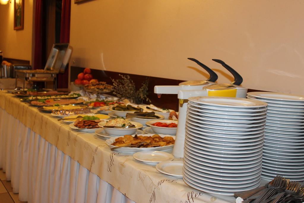 Hotel Relaks Wola Ducka Екстериор снимка