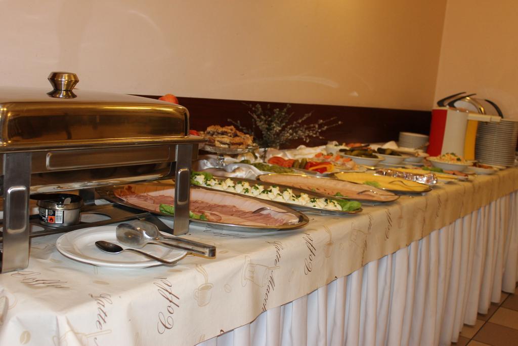 Hotel Relaks Wola Ducka Екстериор снимка