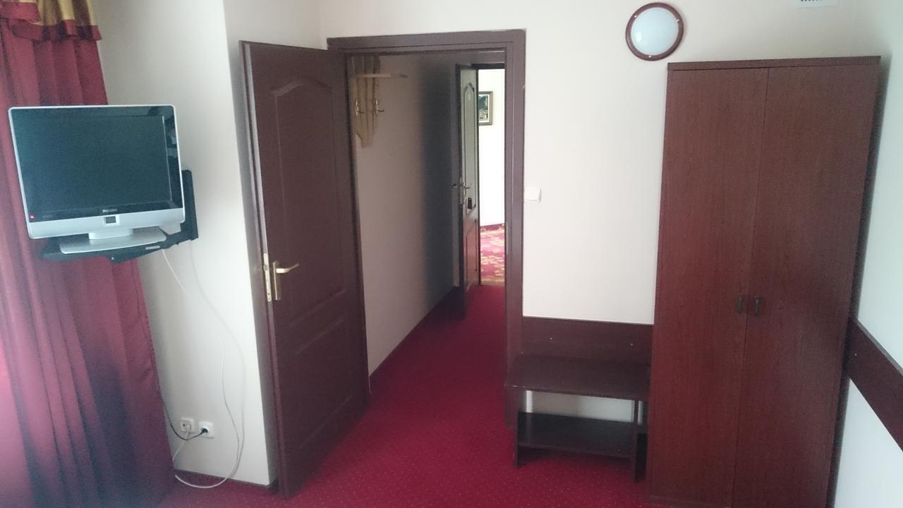 Hotel Relaks Wola Ducka Екстериор снимка