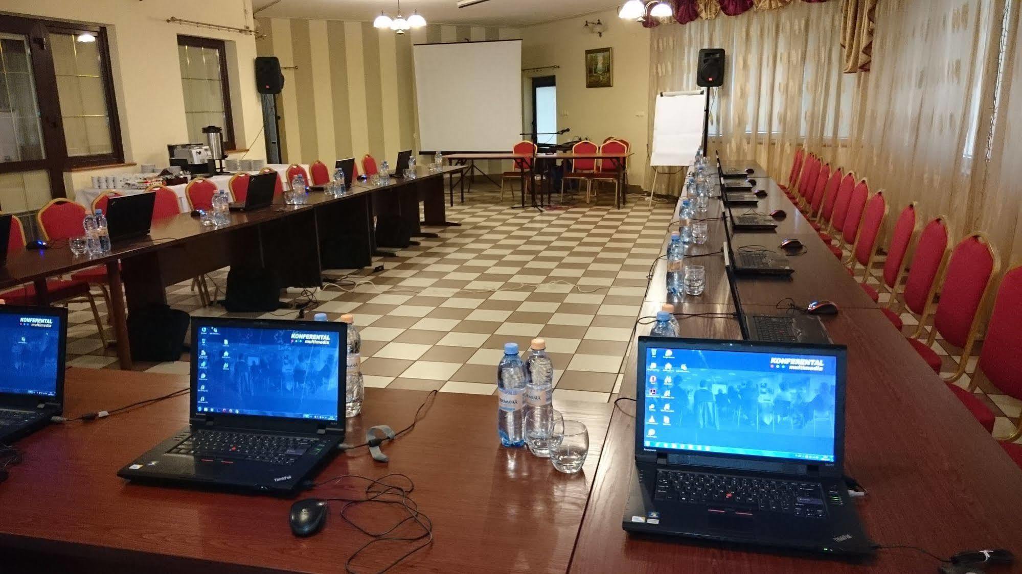 Hotel Relaks Wola Ducka Екстериор снимка